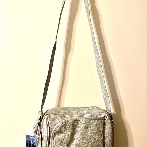 🔥PRICE DROP‼️Brand New With Tags‼️ Silver in color. Shoulder bag. ❤️ - Picture 3 of 9